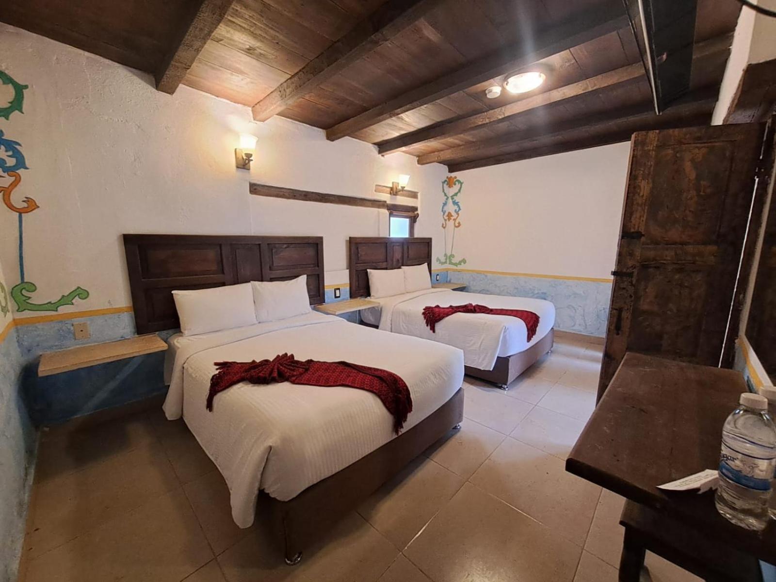 Hotel La Capilla Сан-Кристобаль-де-Ла-Касас Экстерьер фото