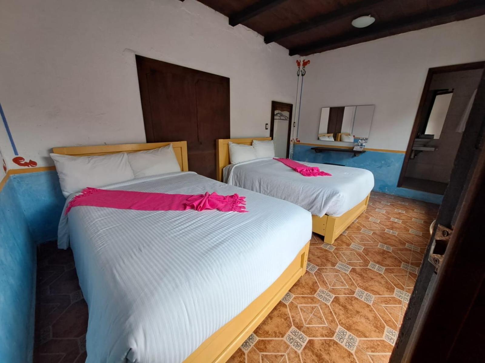 Hotel La Capilla Сан-Кристобаль-де-Ла-Касас Экстерьер фото