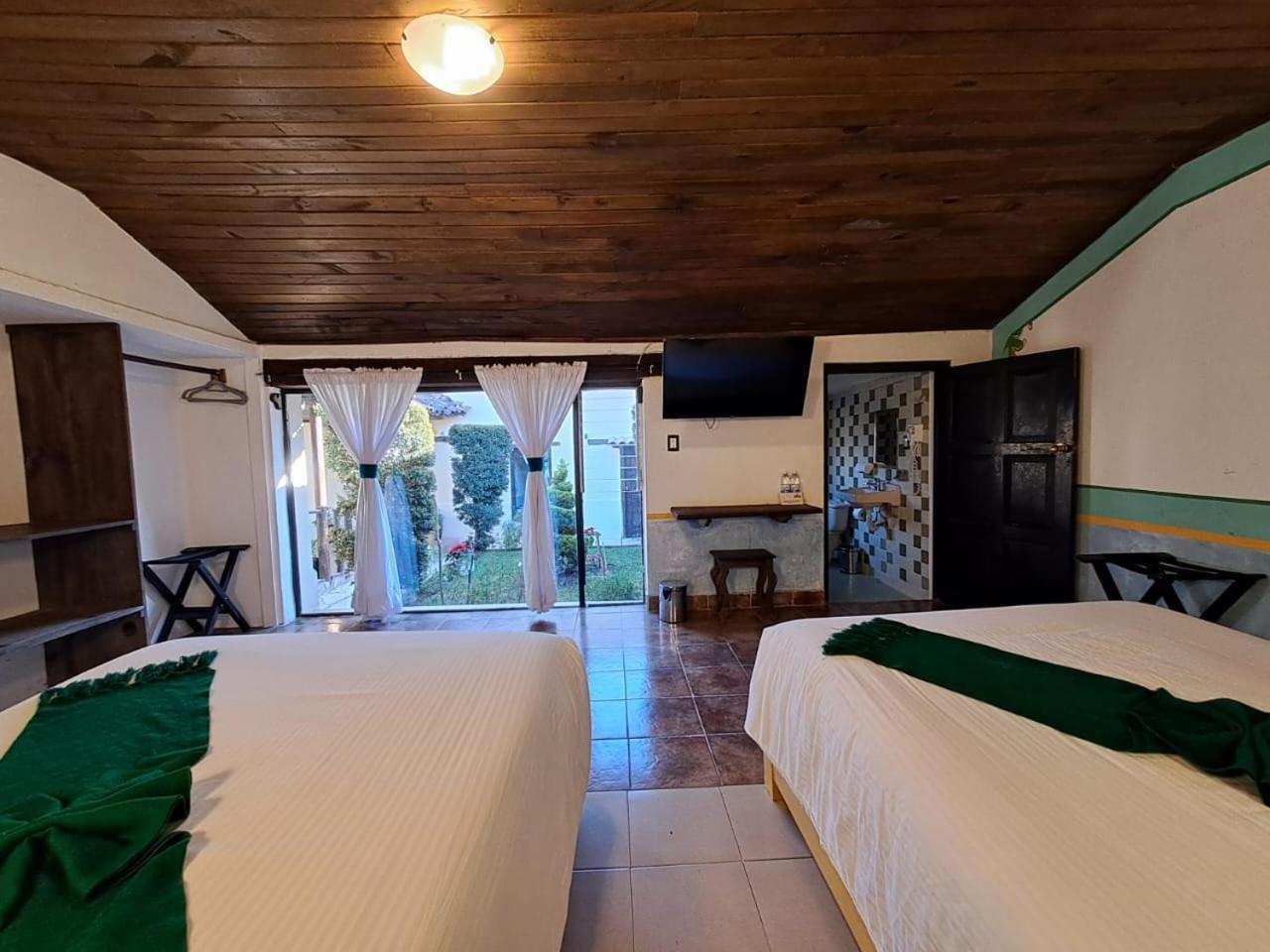 Hotel La Capilla Сан-Кристобаль-де-Ла-Касас Экстерьер фото