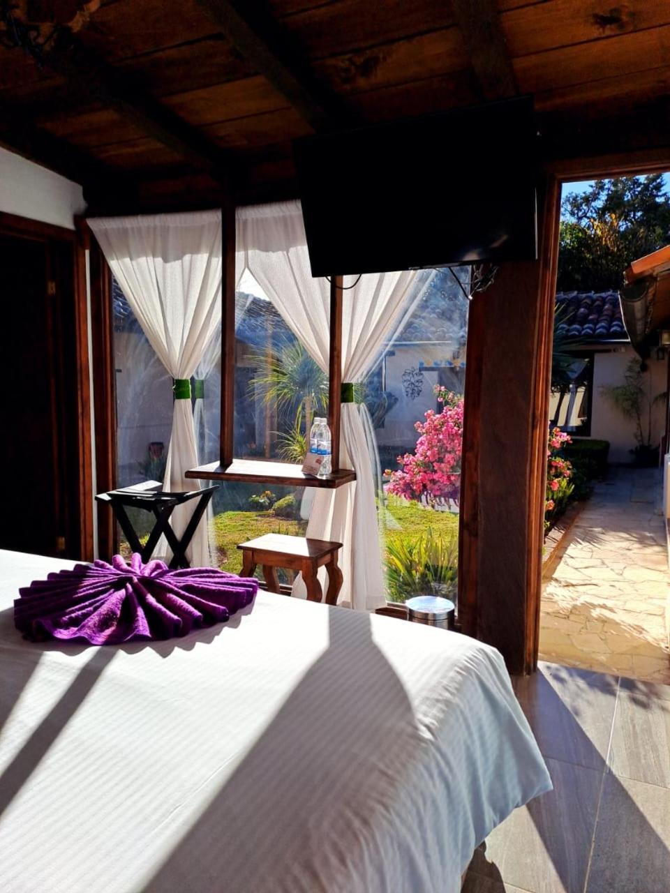 Hotel La Capilla Сан-Кристобаль-де-Ла-Касас Экстерьер фото