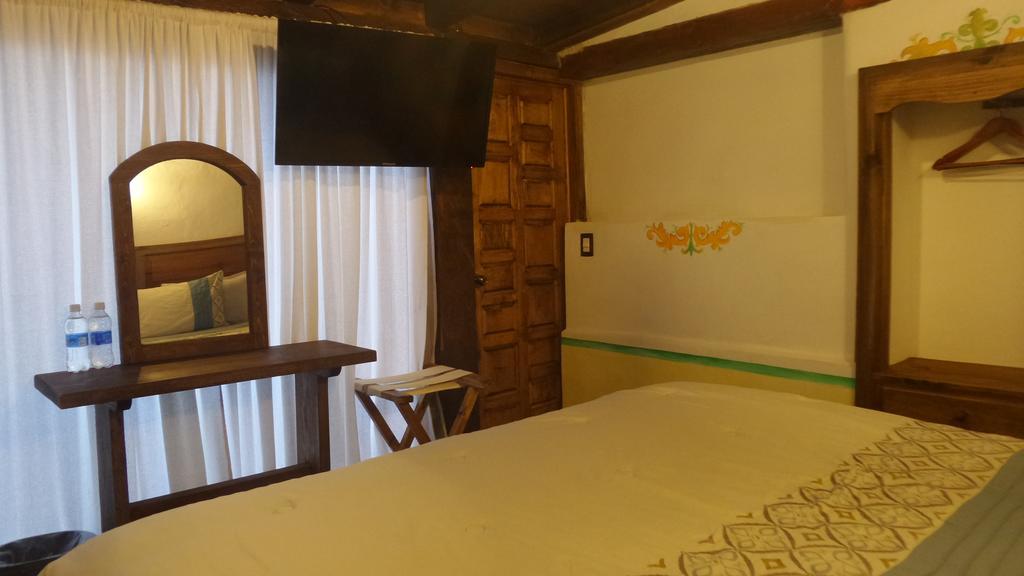 Hotel La Capilla Сан-Кристобаль-де-Ла-Касас Экстерьер фото