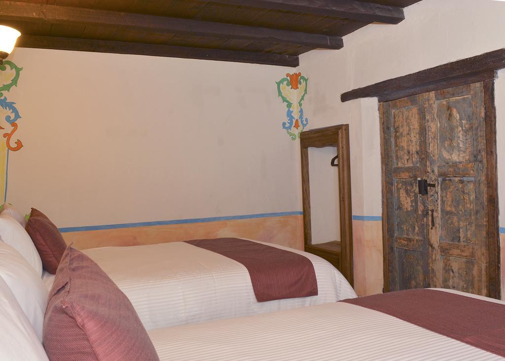 Hotel La Capilla Сан-Кристобаль-де-Ла-Касас Экстерьер фото